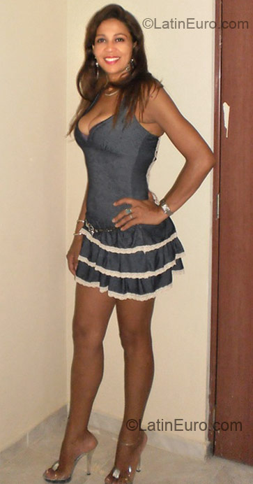 Date this hot Dominican Republic girl Raquel from Santiago DO6697