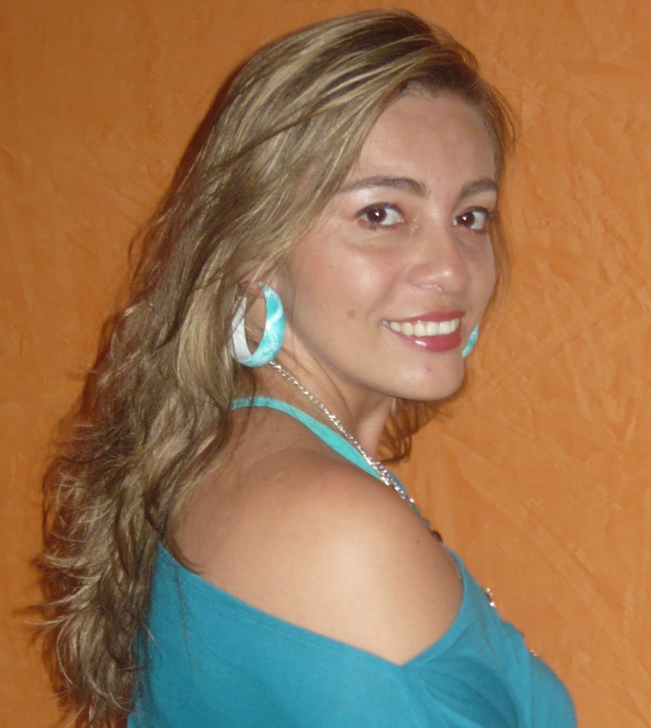 Date this beautiful Colombia girl Veronica from Armenia CO6404