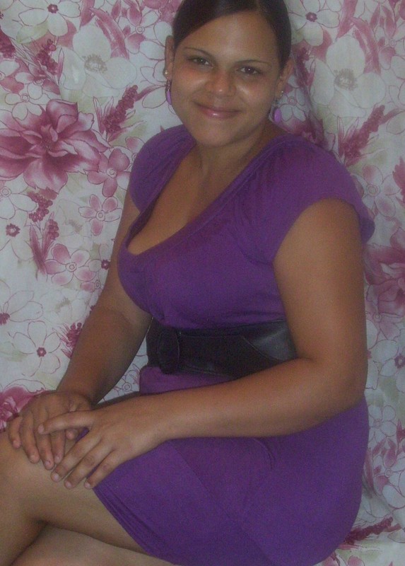 Date this nice looking Dominican Republic girl Ana carolina from Varvelde DO6730