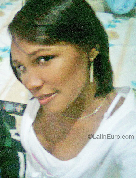 Date this pretty Dominican Republic girl Zuleika from Santiago DO6743