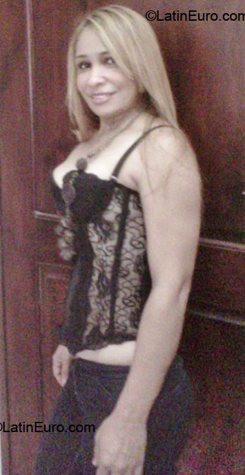 Date this happy Dominican Republic girl Sandra gusman from Santiago DO6778