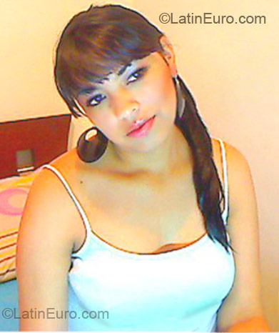 Date this foxy Colombia girl Nancy from Bogota CO6448