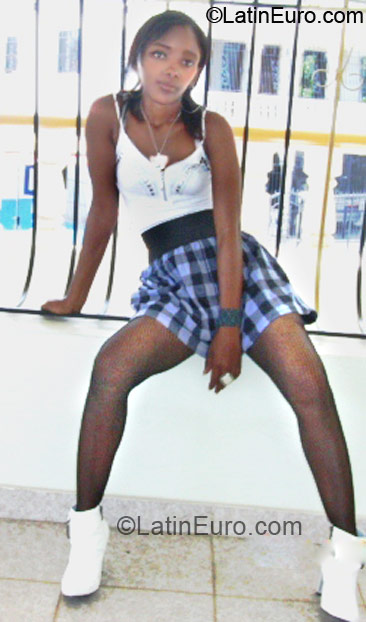Date this good-looking Dominican Republic girl Irenes from Santo Domingo DO6814