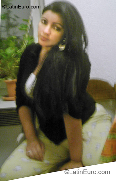 Date this hard body Spain girl Claudia from Valencia ES156