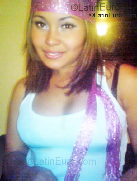 Date this hot Colombia girl Ely from Bogota CO6471