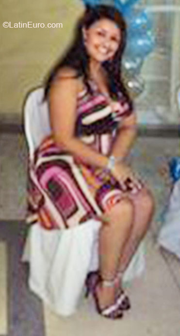 Date this good-looking Colombia girl Divanis from Barranquilla CO6495