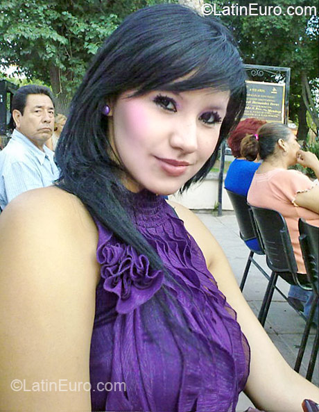 Date this delightful Dominican Republic girl Cristal from Santiago DO6866