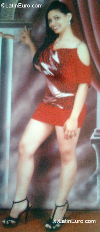 Date this beautiful Dominican Republic girl Carolina from Santo Domingo DO6880