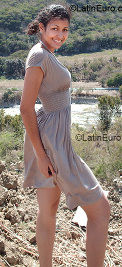 Date this nice looking Dominican Republic girl Jinnett from Santiago DO6890