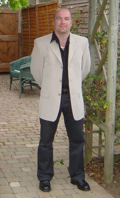 Date this cute United Kingdom man Anthony from London GB480