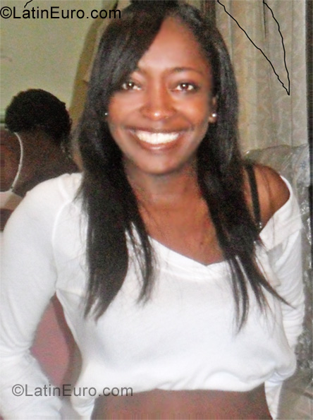 Date this cute Colombia girl Derly from Cali CO7579