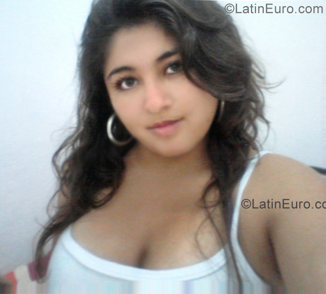 Date this stunning Colombia girl Kelly from Cali CO6572