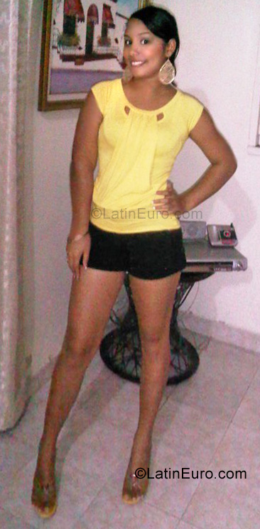 Date this funny Dominican Republic girl Wadissa from Esperanza DO6988