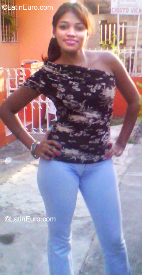 Date this beautiful Dominican Republic girl Odris from Santo Domingo DO7015