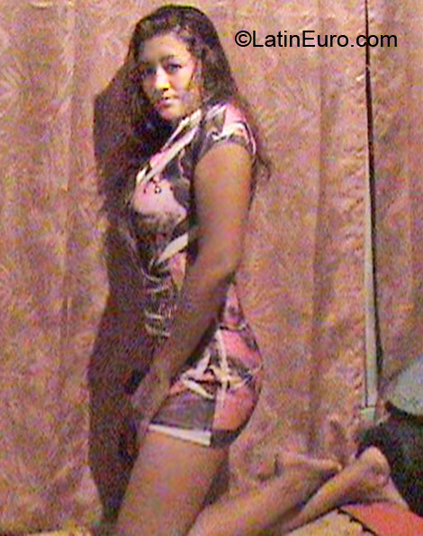 Date this attractive Colombia girl Diana from Cali CO6606