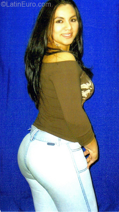 Date this exotic Colombia girl Carolina from Bogota CO6611