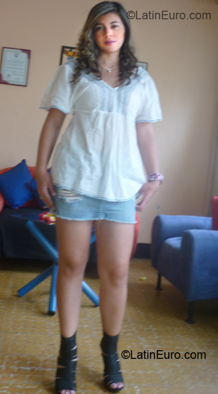 Date this happy Colombia girl Lina from Ibague CO6612