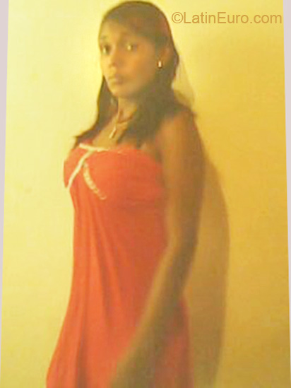 Date this athletic Dominican Republic girl Yose from Santo Domingo DO7086