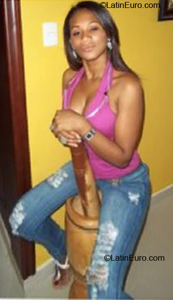 Date this sultry Dominican Republic girl Maria from Santo Domingo DO7095