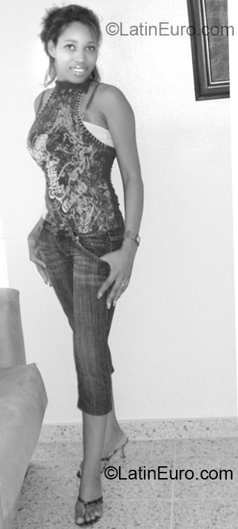 Date this foxy Dominican Republic girl Jacqueline from Hato Mayor DO7724
