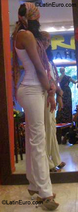 Date this pretty Brazil girl Ivis from Salvador BR4980