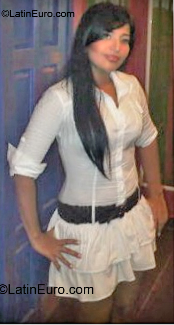 Date this good-looking Colombia girl Liliana from Barranquilla CO6666