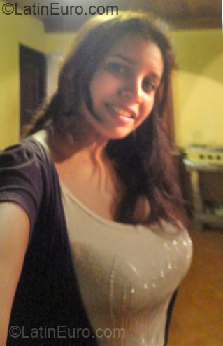 Date this sultry Ecuador girl Diana Paola from Bahia De Caraquez EC94