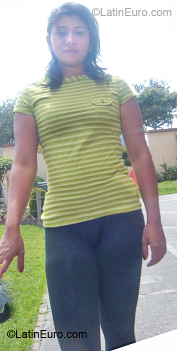 Date this charming Colombia girl Adriana from Bogota CO6743