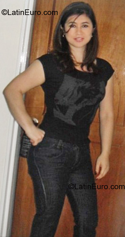 Date this gorgeous Colombia girl Lizeth from Bogota CO6762