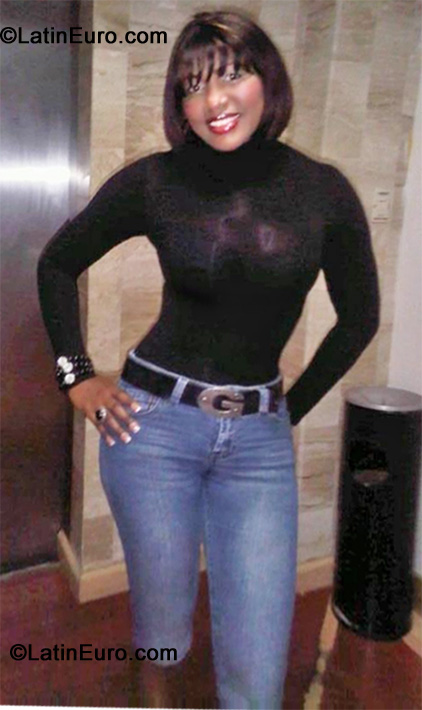 Date this beautiful Dominican Republic girl Maribel from Santo Domingo BR5083