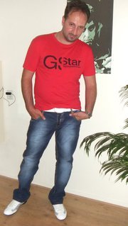 Date this georgeous Netherlands man DosCorazones from Spijkenisse NL159