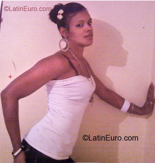 Date this beautiful Dominican Republic girl CAROLYN MARIELBA from Santiago DO7288