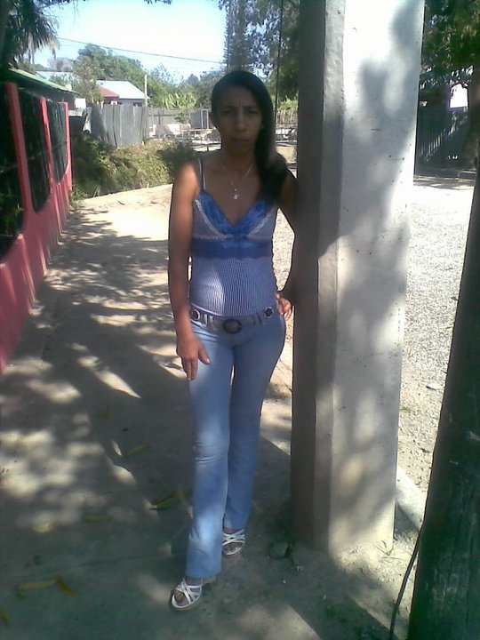 Date this nice looking Dominican Republic girl Berta from San Juan De La Maguana DO7289