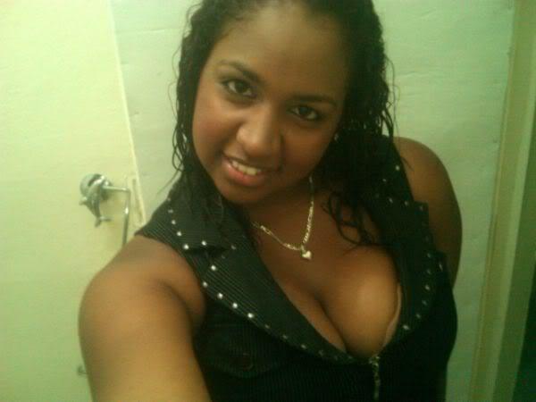 Date this funny Dominican Republic girl Idolka from Santigo DO7311