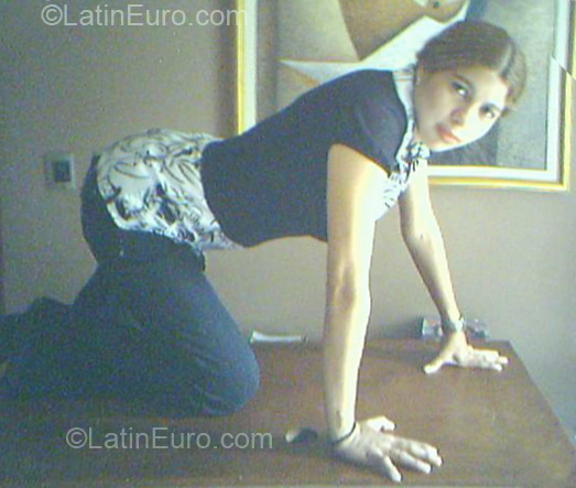 Date this happy Nicaragua girl Paola from Managua NI18