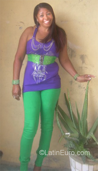 Date this nice looking Dominican Republic girl Dilcia from Santiago DO7349