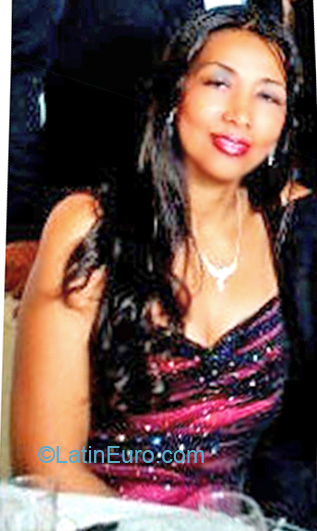 Date this pretty Colombia girl Sara from Barranquilla CO6876