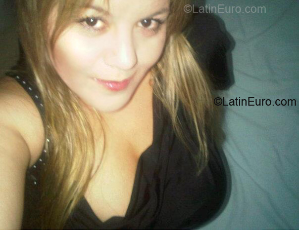 Date this attractive Colombia girl Lady carolina b from Bogota CO6885