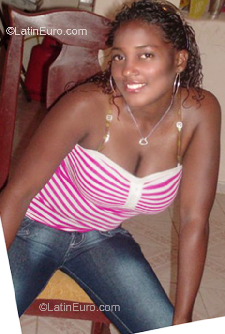 Date this foxy Dominican Republic girl Zoraima from San Pedro De Macoris DO7396