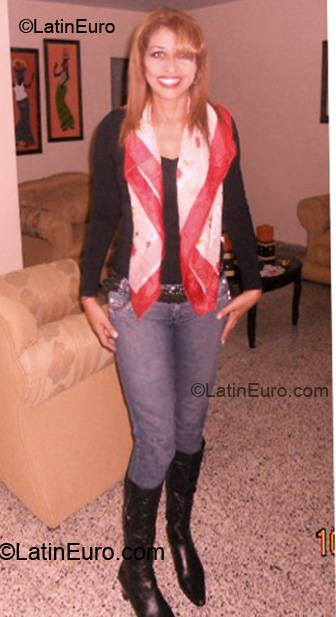 Date this hot Colombia girl Leticia from Medellin CO6891