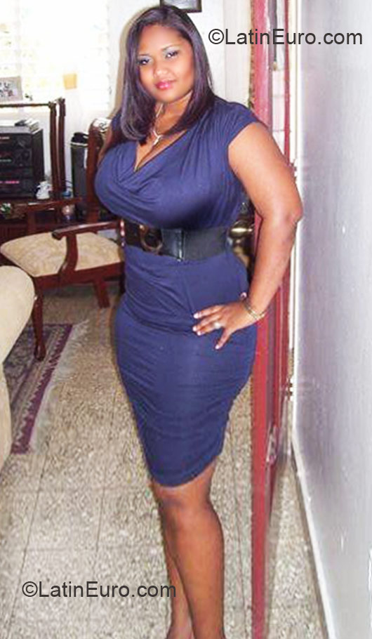Date this cute Dominican Republic girl Ana Victoria from Santo Domingo DO7456