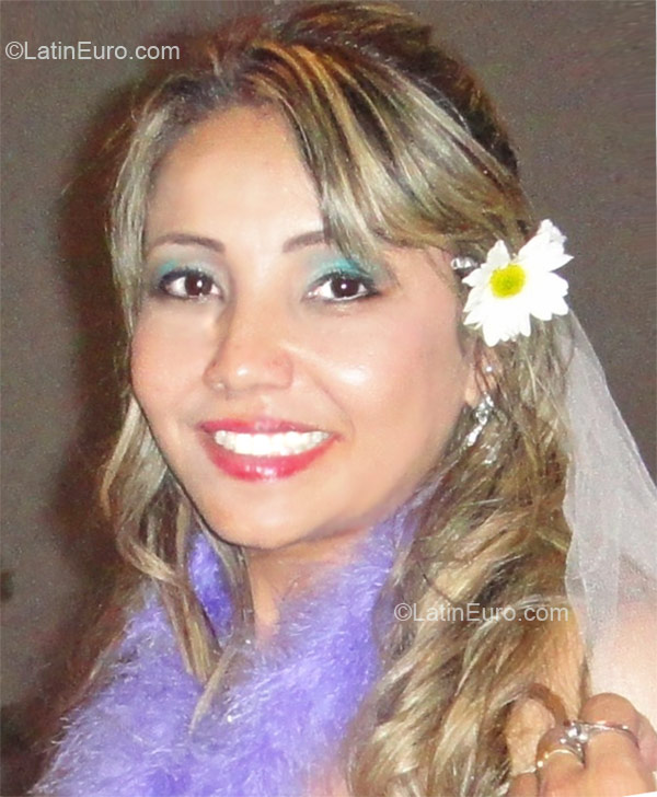 Date this passionate Brazil girl Edna from Goiania BR5205