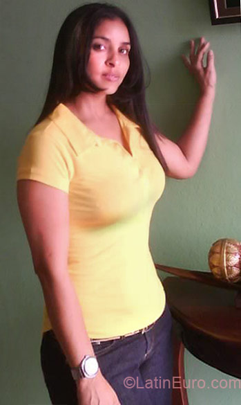 Date this exotic Dominican Republic girl Aracelis from Santiago DO7527