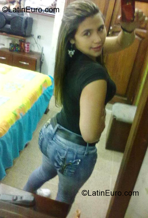 Date this fun Colombia girl YENIFER from Medellin CO6963
