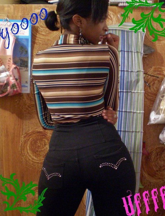 Date this hard body Dominican Republic girl Jomeri from La Romana DO7561