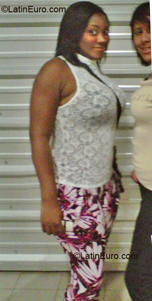 Date this beautiful Dominican Republic girl Karina inocenci from Rep.dominicana DO7602