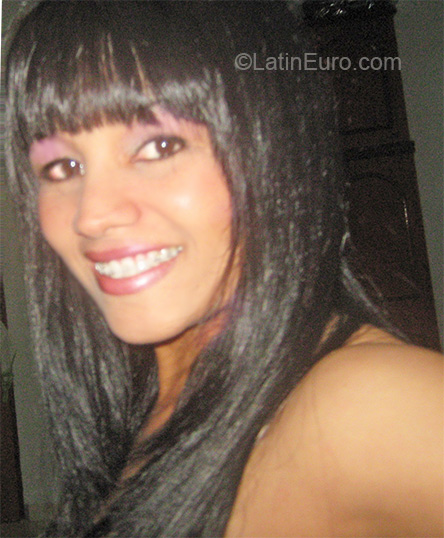 Date this sensual Brazil girl Alessandra from Limeira BR5305