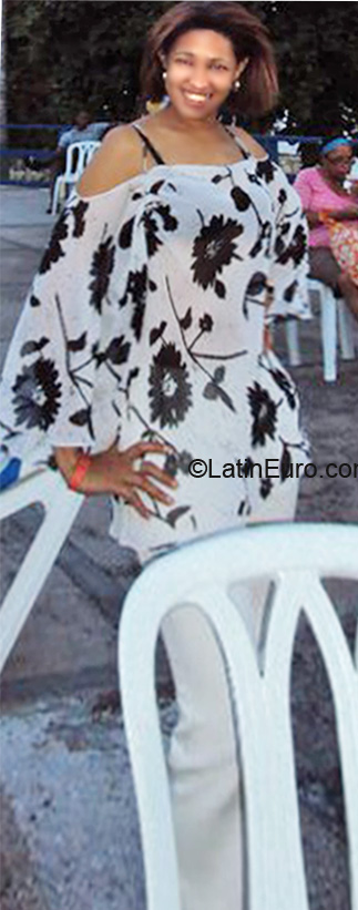 Date this delightful Dominican Republic girl Olivia from Santo Domingo DO7628