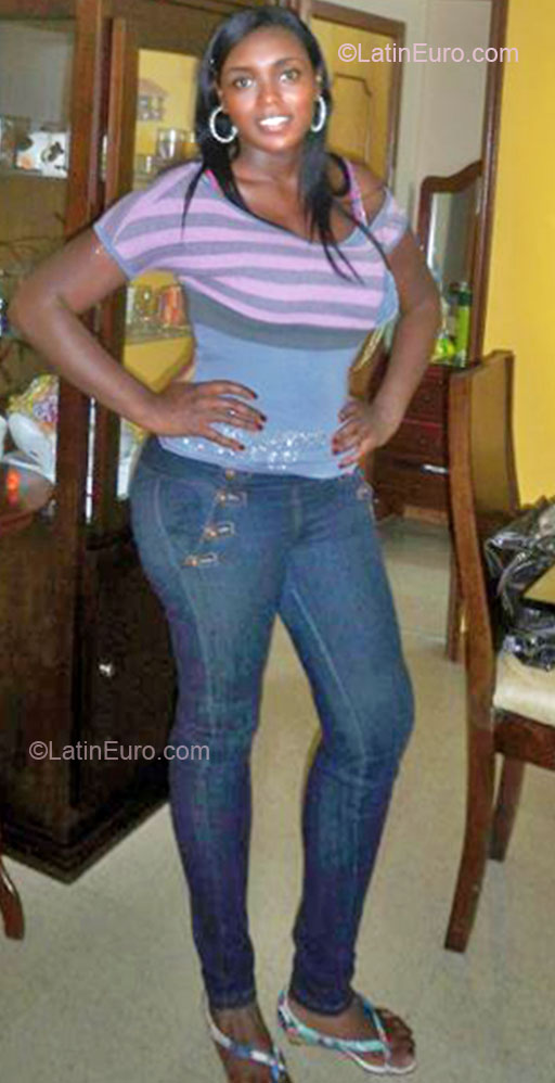 Date this hot Colombia girl Natalia from Medellin CO7026