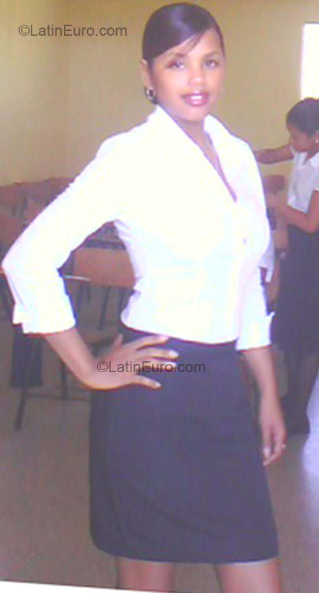 Date this hard body Dominican Republic girl Margaret from Puerto Plata DO7687